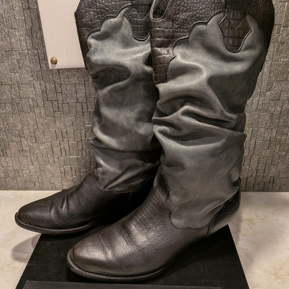 Frye Black and Gray Leather Slouch Boots Sz 7.5 - Picture 2 of 16